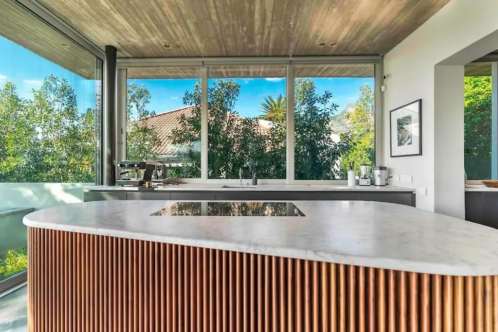 This Home, Is A True Oasis. Cape Town 0*,